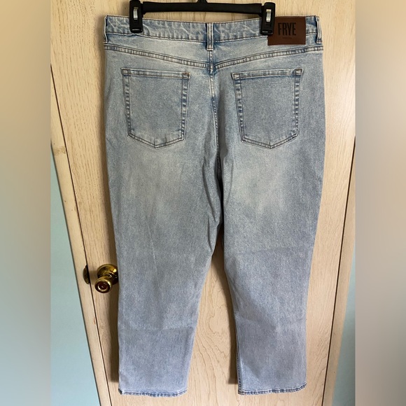 FRYE Women's Cuffed Crop High-Rise Sz 16 / 34 Stevie Wash Blue Jean - Picture 5 of 8